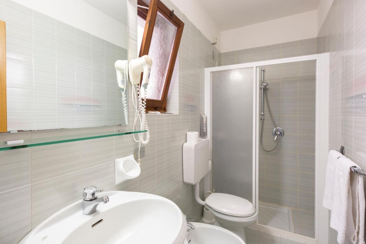 ברנצונה סול גארדה Residence Castelli מראה חיצוני תמונה
