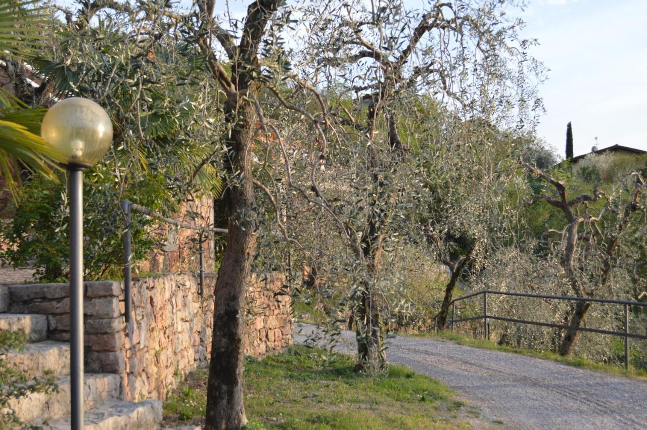 ברנצונה סול גארדה Residence Castelli מראה חיצוני תמונה