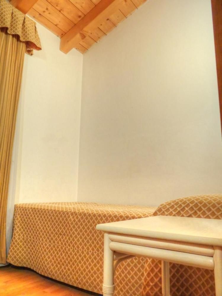 ברנצונה סול גארדה Residence Castelli מראה חיצוני תמונה
