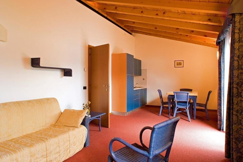 ברנצונה סול גארדה Residence Castelli מראה חיצוני תמונה