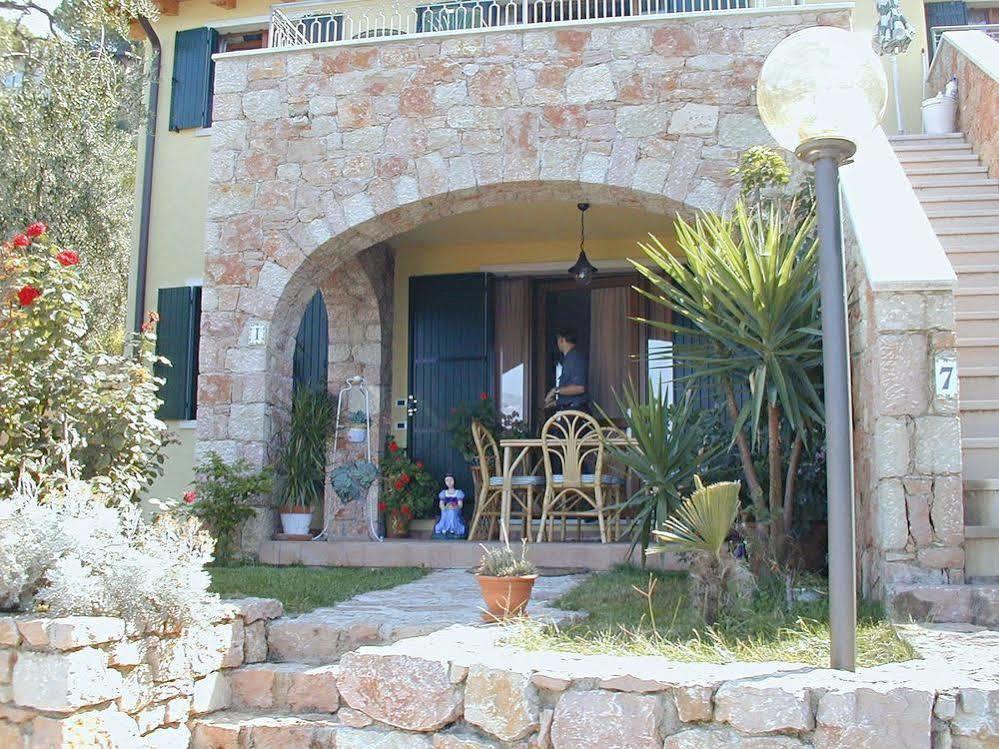 ברנצונה סול גארדה Residence Castelli מראה חיצוני תמונה
